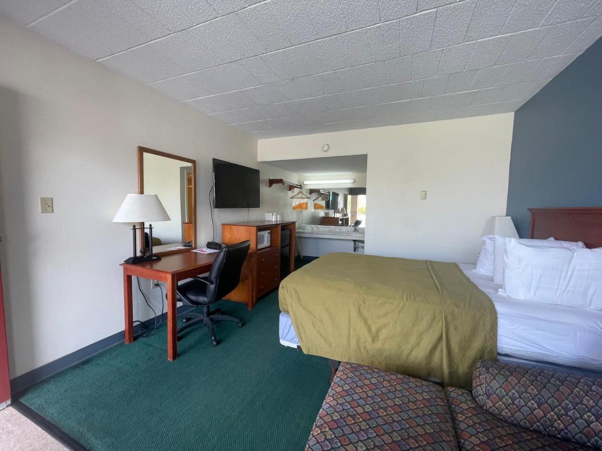 Horseshoe Curve Lodge Altoona Exterior photo