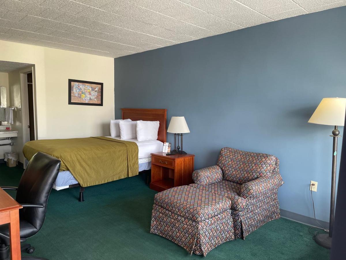 Horseshoe Curve Lodge Altoona Exterior photo
